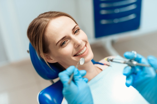牙齒矯正的過程簡單分爲四步
